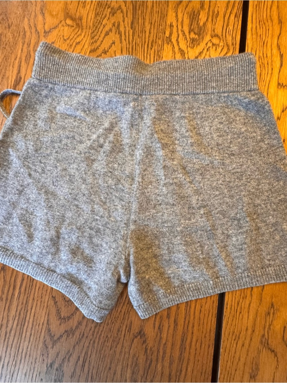 Reformation Cashmere Cozy Knit Drawstring Lounge Shorts Gray - Picture 4 of 9